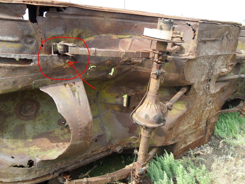 GAZ-46, view from below